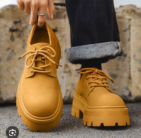 Chaussures à semelles épaisses