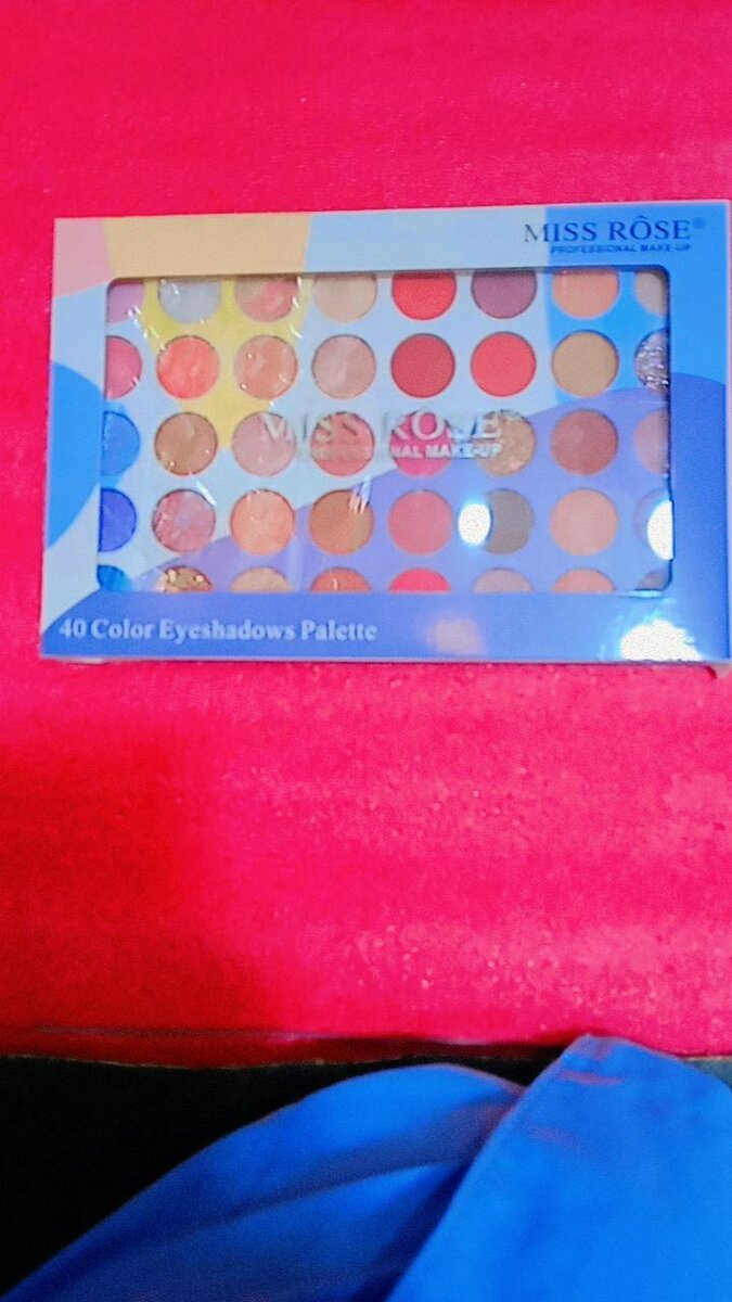 Miss rose eyelashes palette