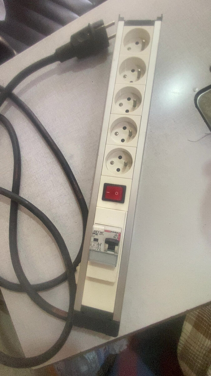 Bloc multiprise avec interrupteur