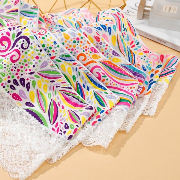 Culottes en dentelle colorées