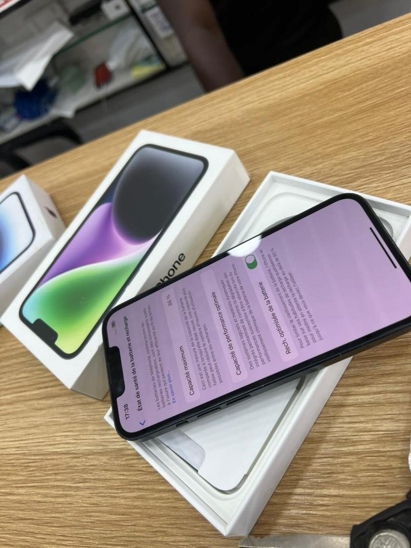 iPhone 14 simple 128giga propre  Batterie : 86%