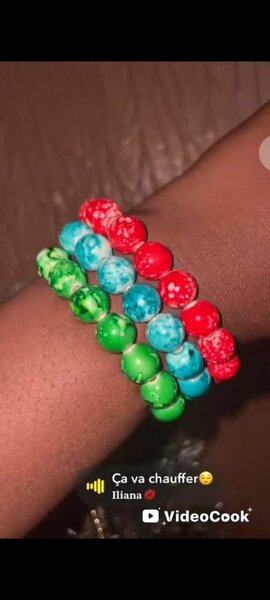 Bracelets colorés en perles