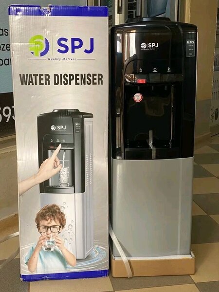 WATER DISPENSER