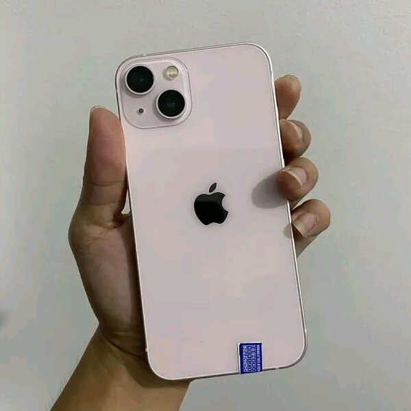 iPhone modèle récent 128 Go