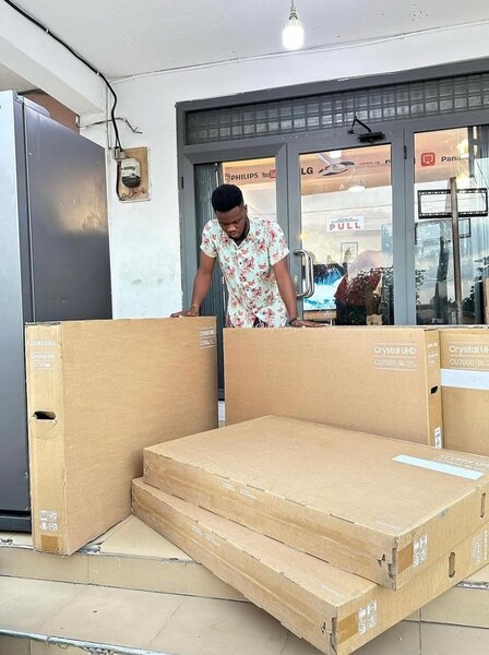 SUMSANG 50 SMART CRYSTAL UHD 4K BRAND NEaw