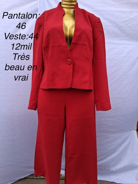Tailleur femme rouge élégant