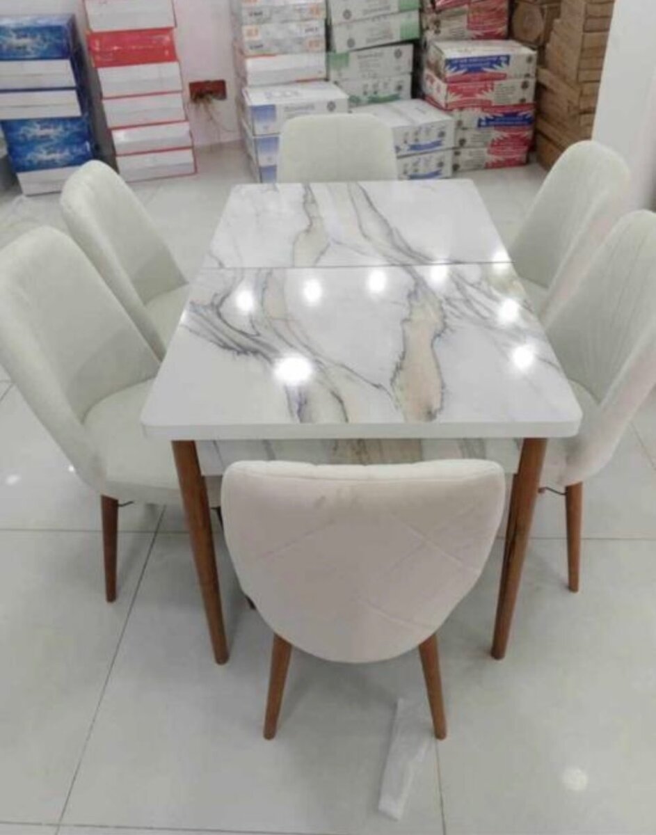 Table à dîner en marbre