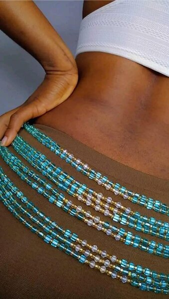 Chaine de taille perlée élégante