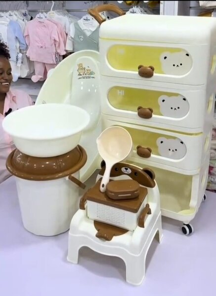 Baignoire avec les accessoires