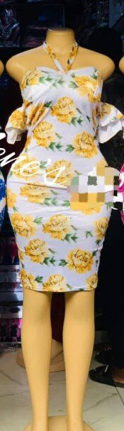Fitted dress, yellow flowers print