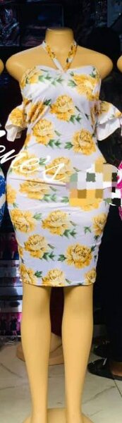 Fitted dress, yellow flowers print