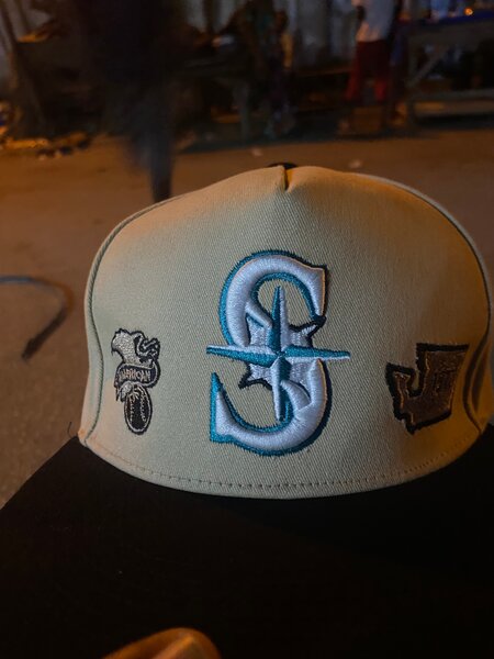 Casquette brodée sportive