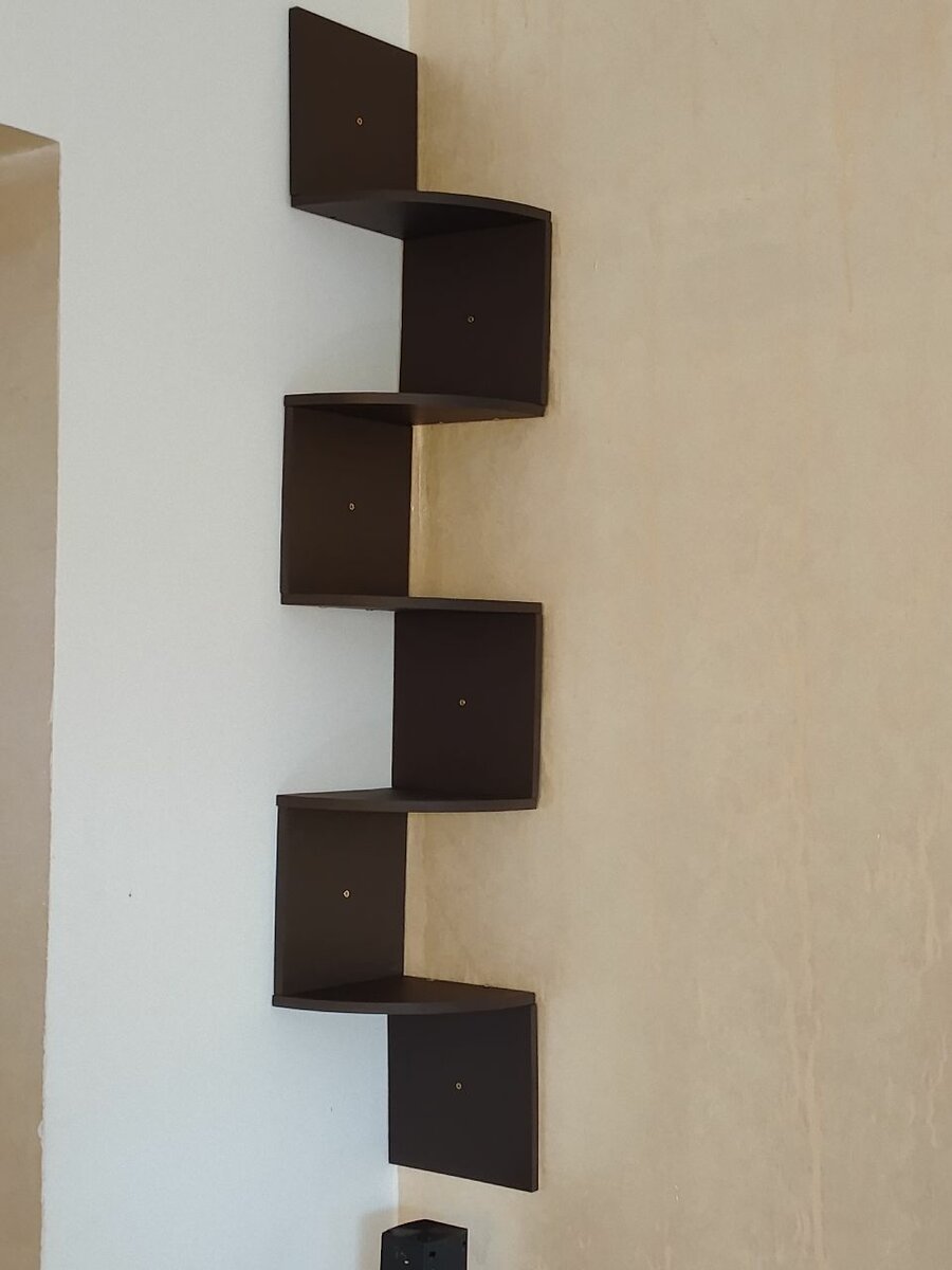 Étagère murale d'angle moderne