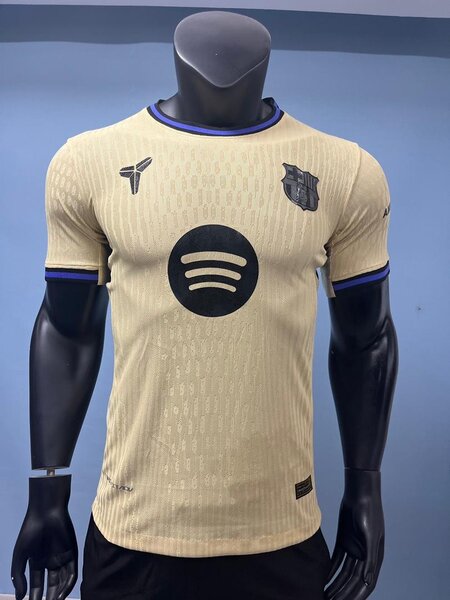 Maillot de football doré
