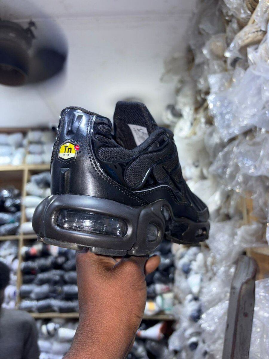 Baskets noires Tn confortables