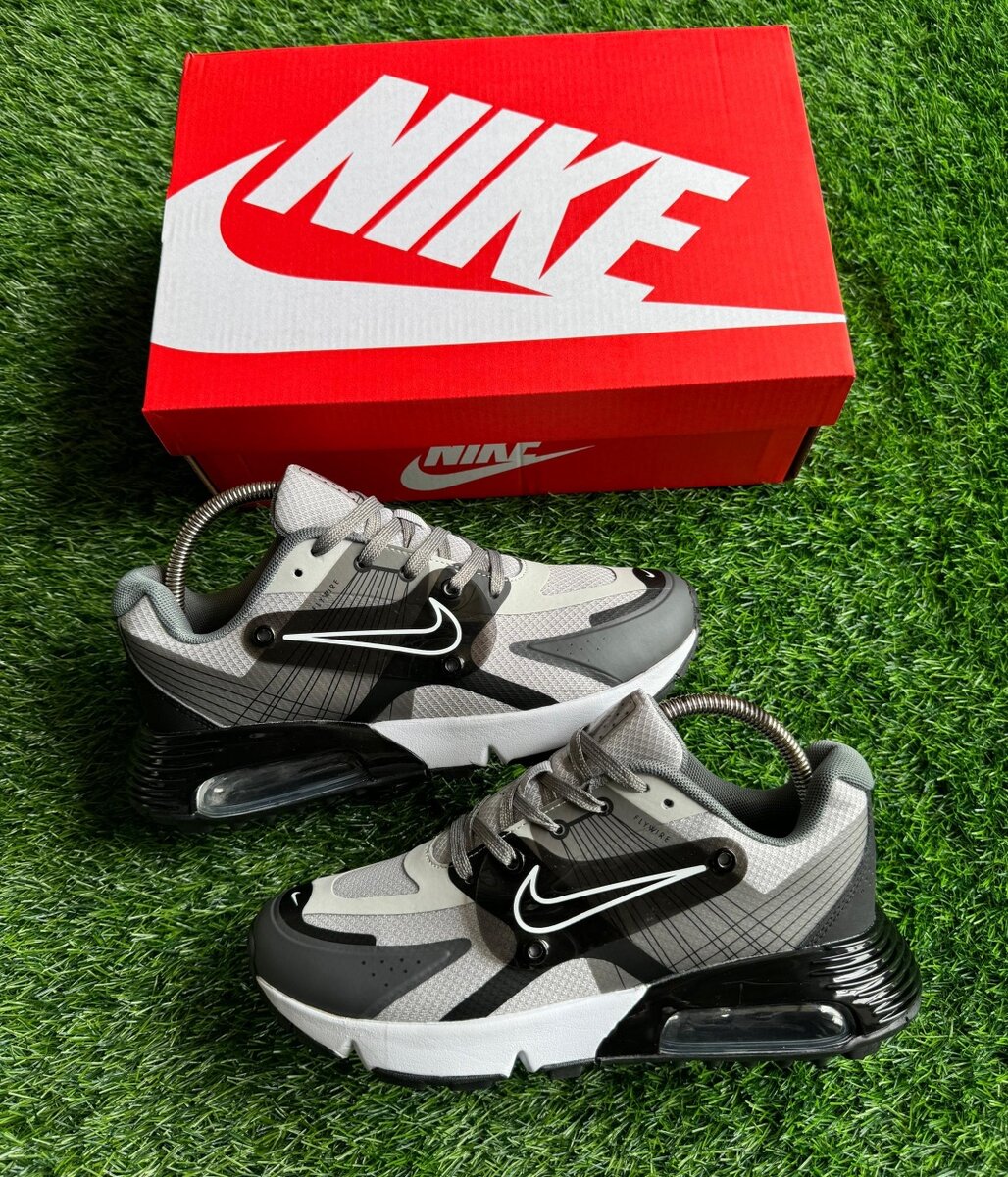 NIKE AIR MAX 2090