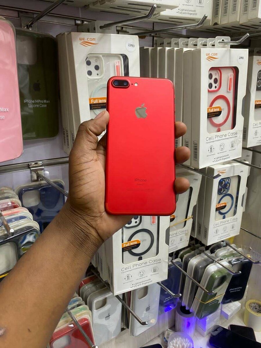 7plus 128gb and xr 64gb