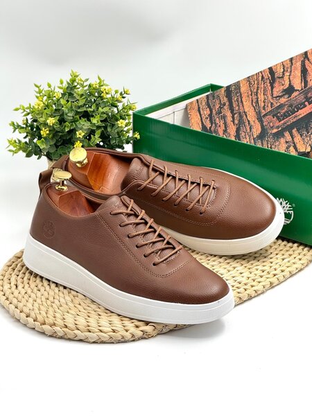 TIMBERLAND BROWN AND WHITE