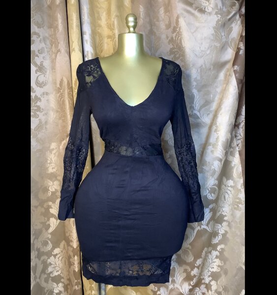 Robe en dentelle noire élégante