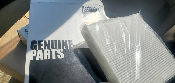 FLEETGUARD ASSORTED FILTERS