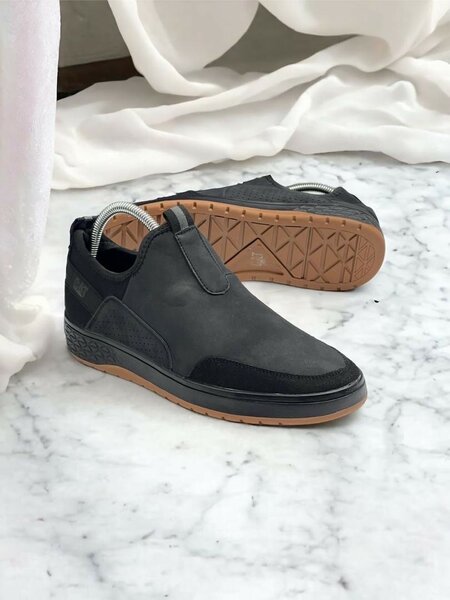 CATERPILLAR BLACK AND ASH