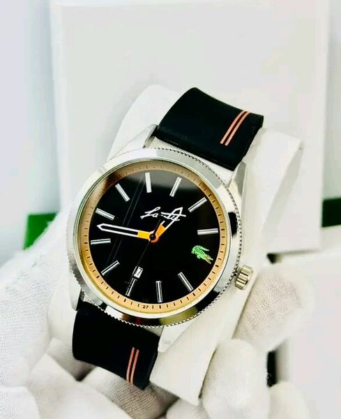 Montre élégante Lacoste