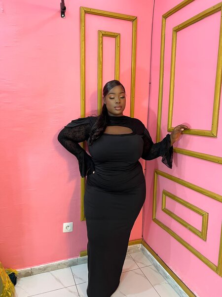 Robe moulante noire à manches longues pour femmes