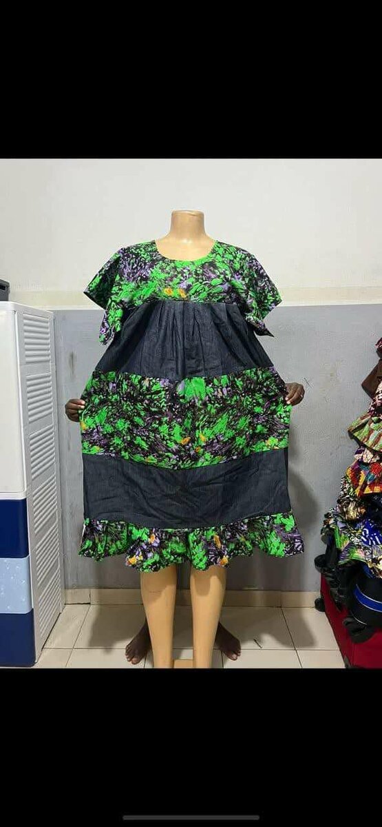 Robe disponible a 7000fr