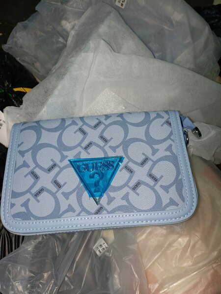 Sac bandoulière Guess élégant