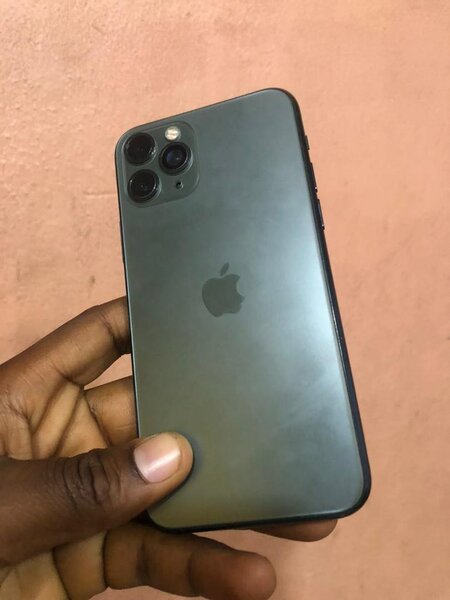iPhone 11 pro sans id