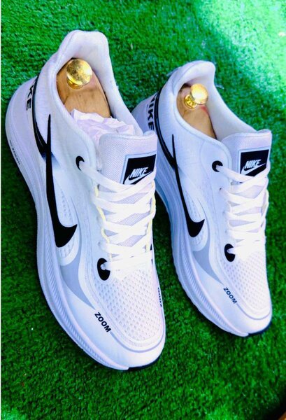 Chaussures de sport Nike blanches