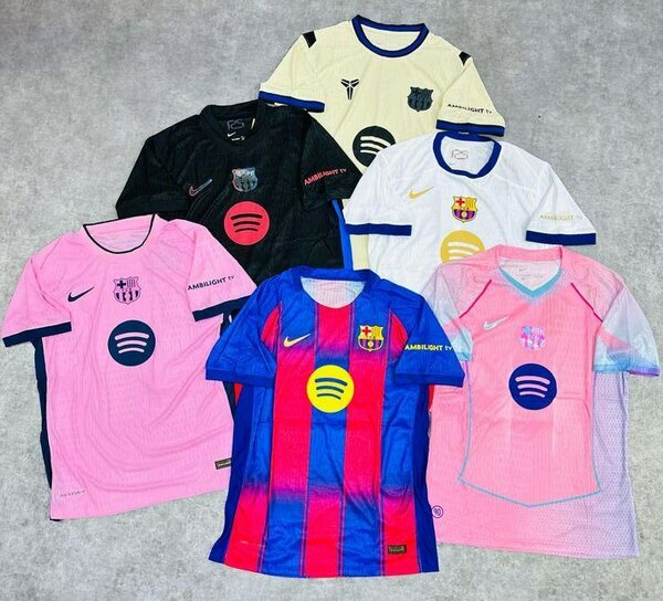 Maillots de football colorés