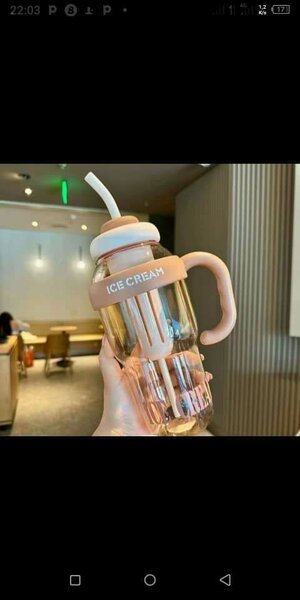 Gobelet créatif avec paille intégrée