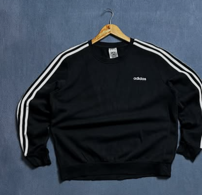 Adidas sweatshirt size: M