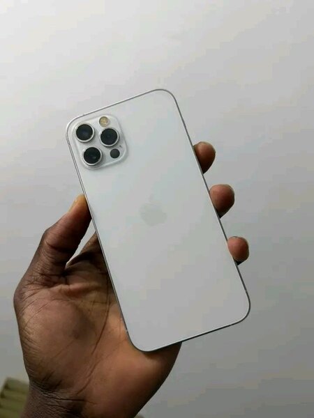 iPhone 12 Pro Argent 128 Go