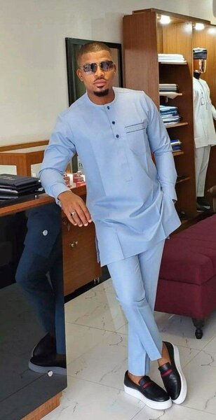 Costume africain élégant