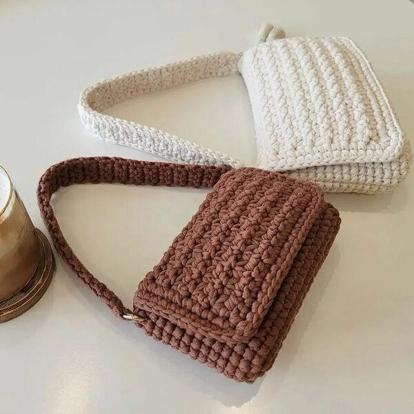 Handle crochet purses