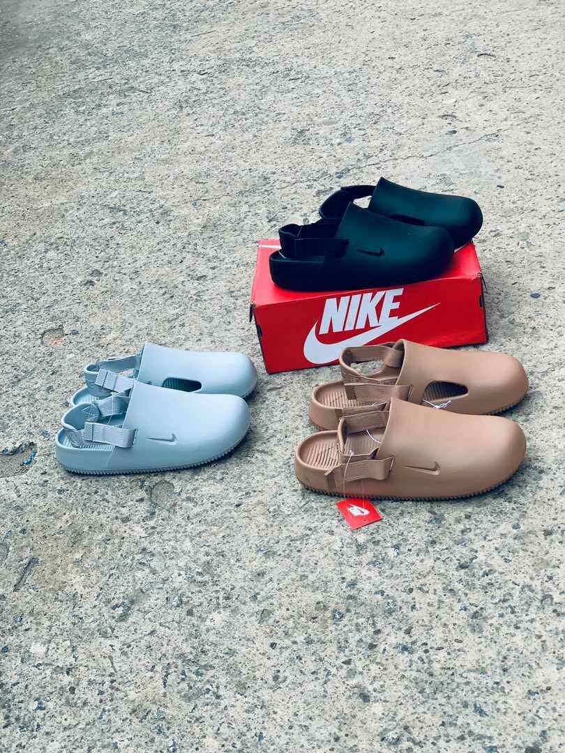 Nike DogMouth sandals