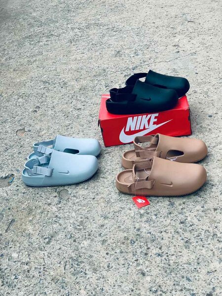 Nike DogMouth sandals
