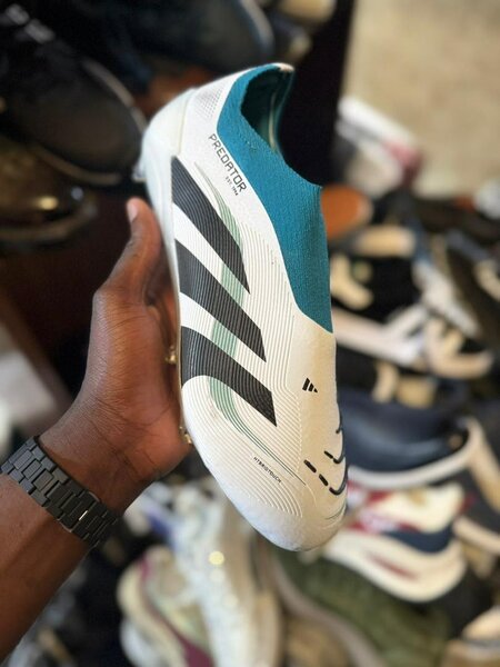 Chaussures de football Adidas