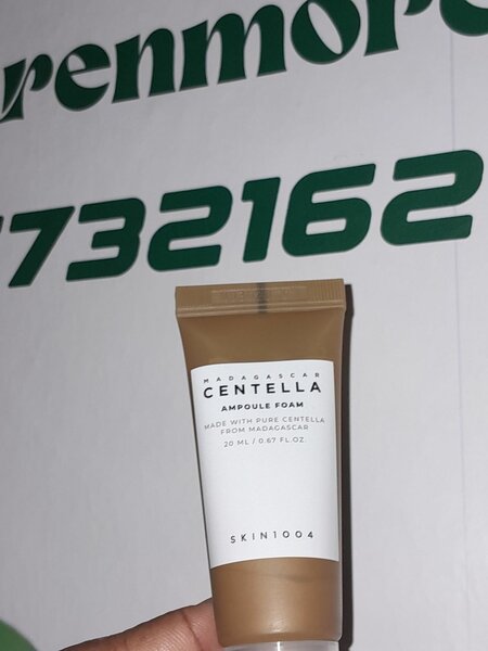 Skin 1004 Madagascar Centella Ampoule Foam cleanser 30ml