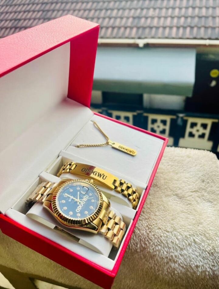 Customized jewelry set