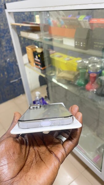 Coque transparente pour iPhone 17