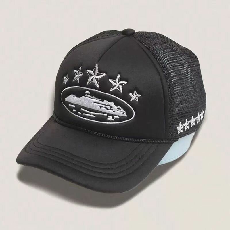 Casquette brodée élégante