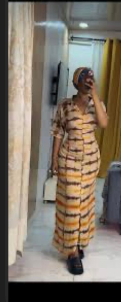 Robe chemiser avec bouton