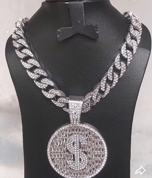 Collier chaîne et pendentif