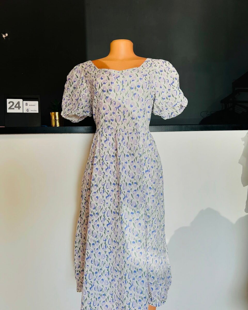  women's beautiful dress 