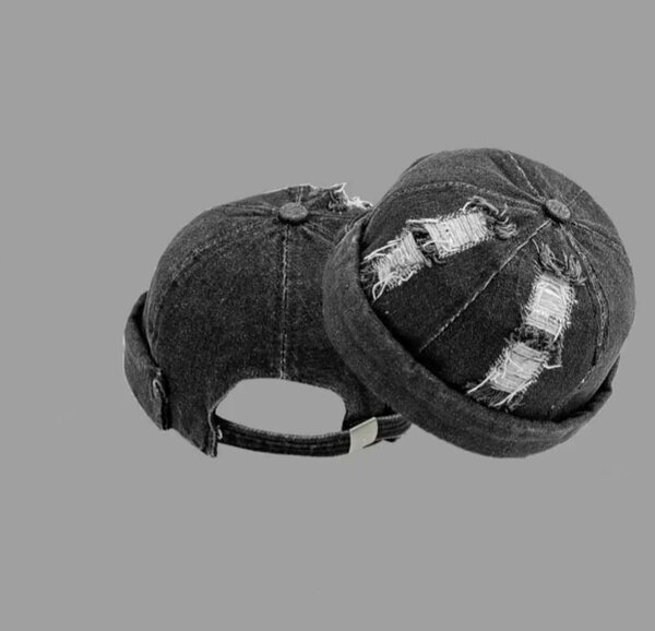 Casquette en denim déchiré