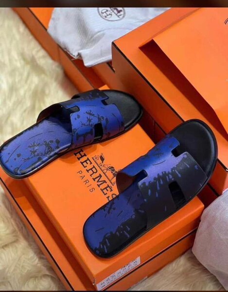 sandale imprimée bleu noir