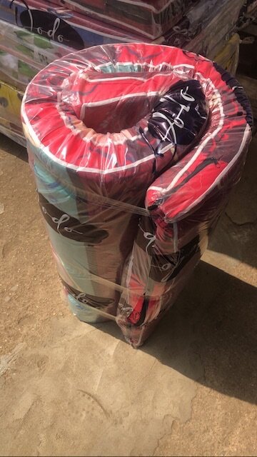 Dimensions : 120x190 cm, 140x190 cm, 160x200 cm (autres ta